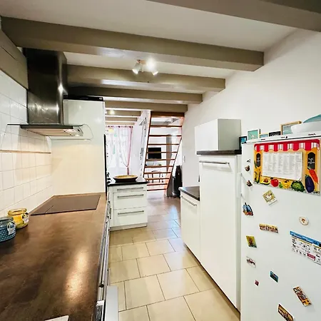 Casa vacanze Maison De Et Maisonnette - 6 Pers. - Fr-1-709-106